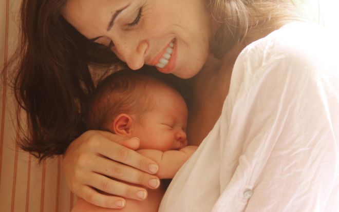 bagnetto-massaggio-neonato-sviluppo-sensoriale-cognitivo
